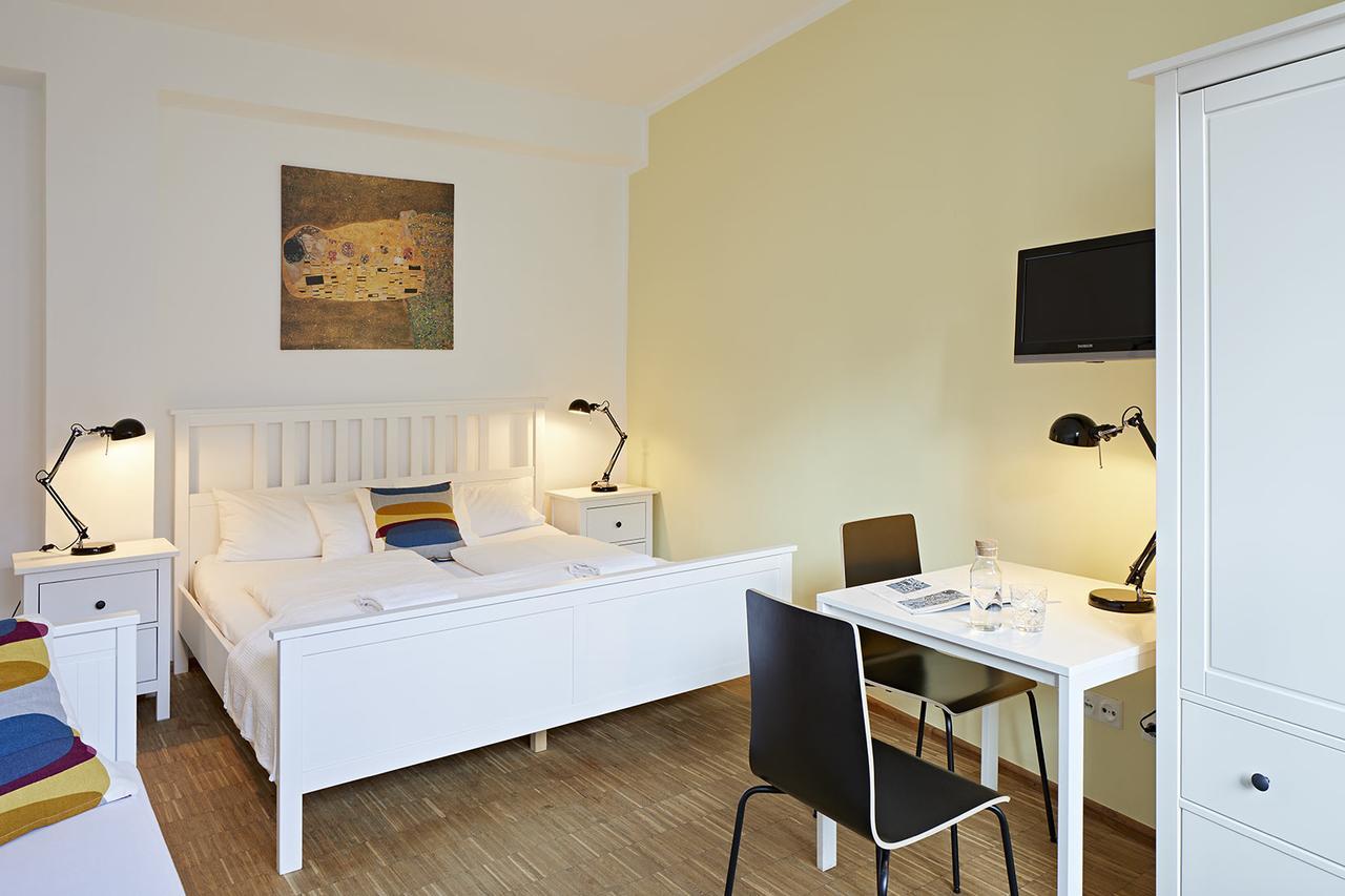 Nonstop Hotel Augsburg - Ubernacht - Hostelhotelhome Exterior photo